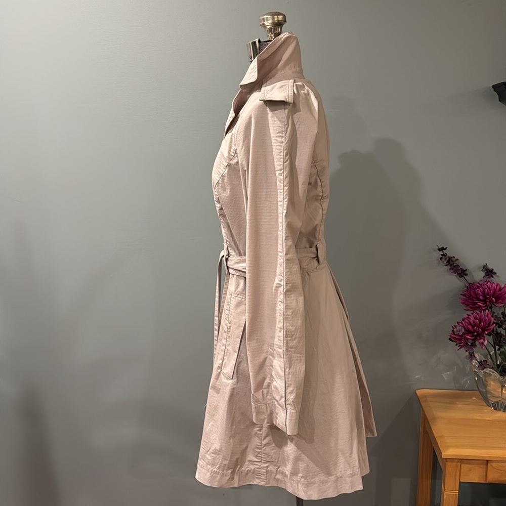 Cabi Pleated Belted Trench - Picture 5 of 12